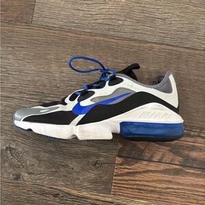 Nike AirMax Black / Blue/ white Sneakers Men’s size 9.5